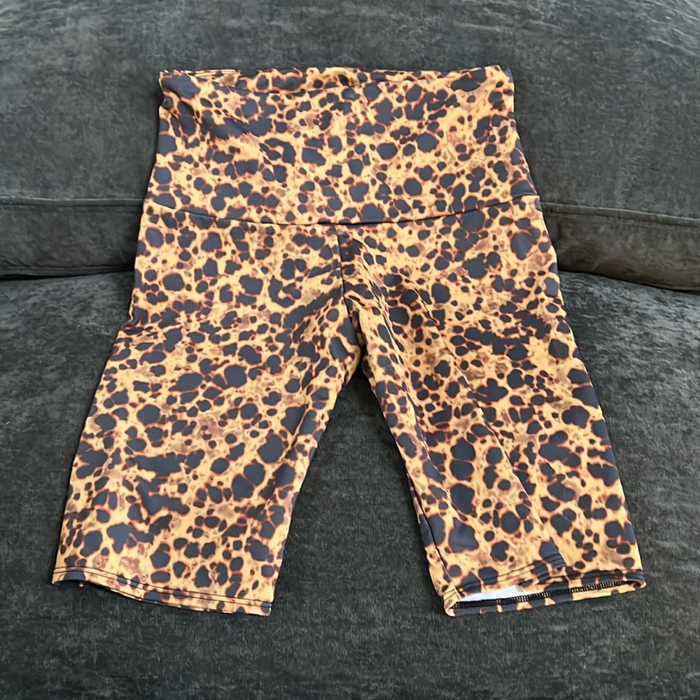 ONZIE - biker shorts cheetah print